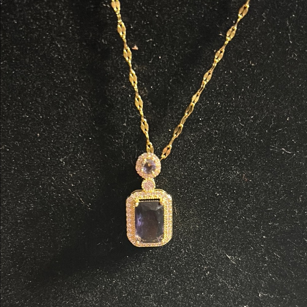 Elegant Gold and Purple‎ Pendant Necklace
